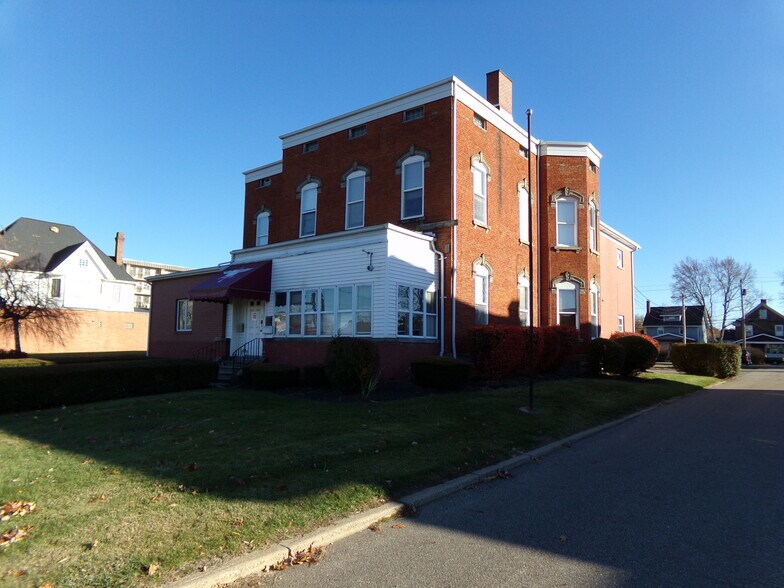 More Photos Of 721 Lincoln Way E, Massillon Office Residential For Sale