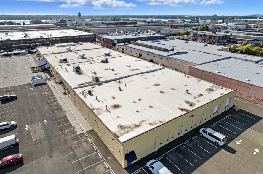 More Photos Of 7520 State Rd, Philadelphia Warehouse For Sale