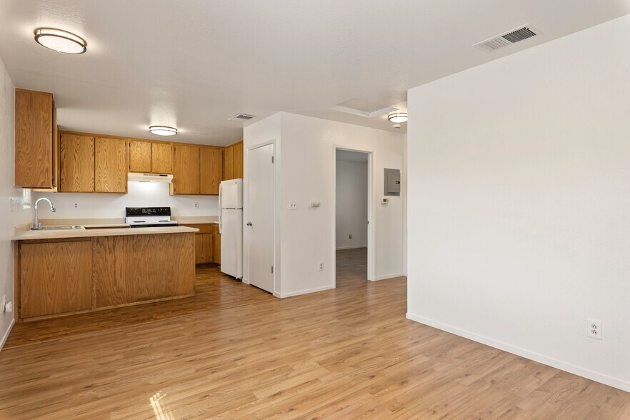 More Photos Of 9747 Winchester St, Lower Lake Apartments For Sale