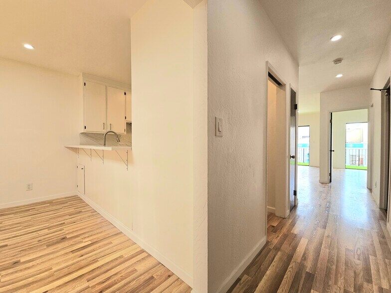 More Photos Of 823 Webster St, Oakland Storefront Retail Residential For Sale