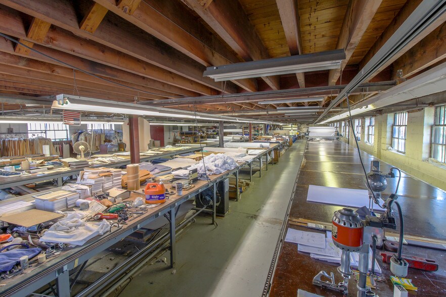 More Photos Of 620-626 Franklin Ave, Essex Warehouse For Sale