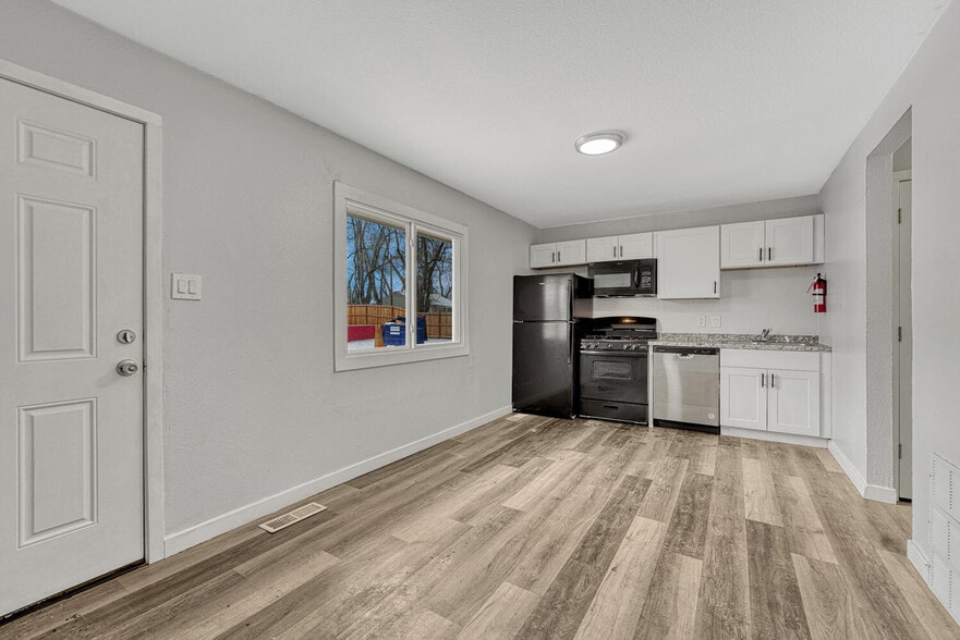 More Photos Of 1512-1518 S Corona Ave, Colorado Springs Apartments For Sale