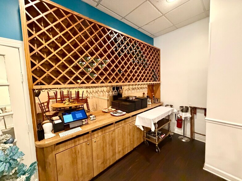 More Photos Of 136-154 Rifle Camp Rd, Woodland Park General Retail For Sale