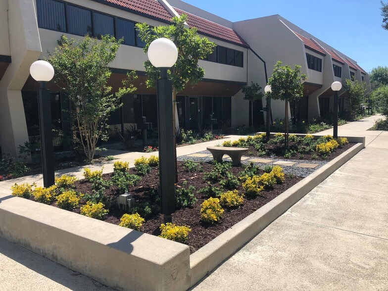 More Photos Of 9253-9259 Eton Ave, Chatsworth Warehouse For Lease