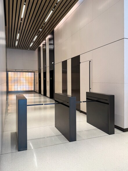 More Photos Of 270 Madison Ave, New York Office For Lease