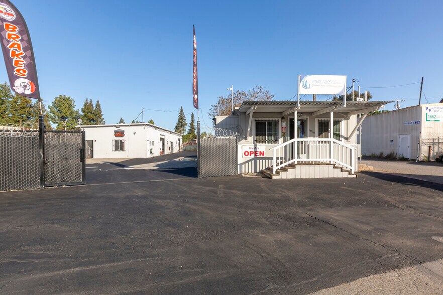 More Photos Of 1856 Almaden Rd, San Jose Service For Sale