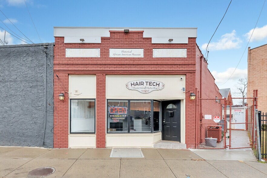 More Photos Of 6 Woodward Ave, Norwalk General Retail For Sale