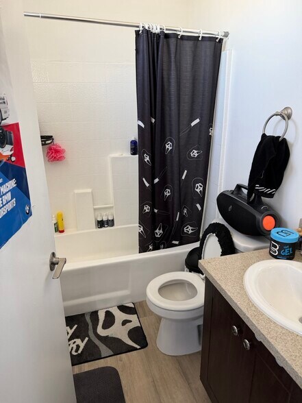 More Photos Of 14668 Nordhoff St, Panorama City Apartments For Sale