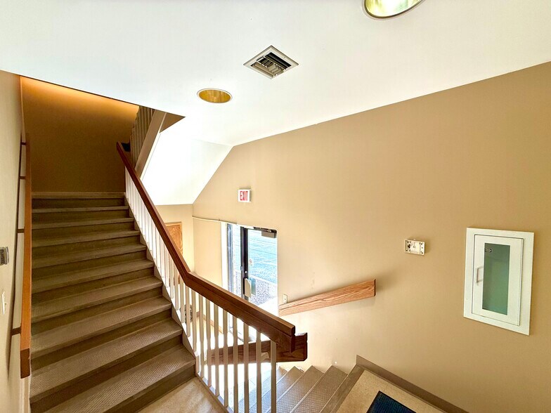 More Photos Of 321 S Blanchard St, Findlay Office For Sale