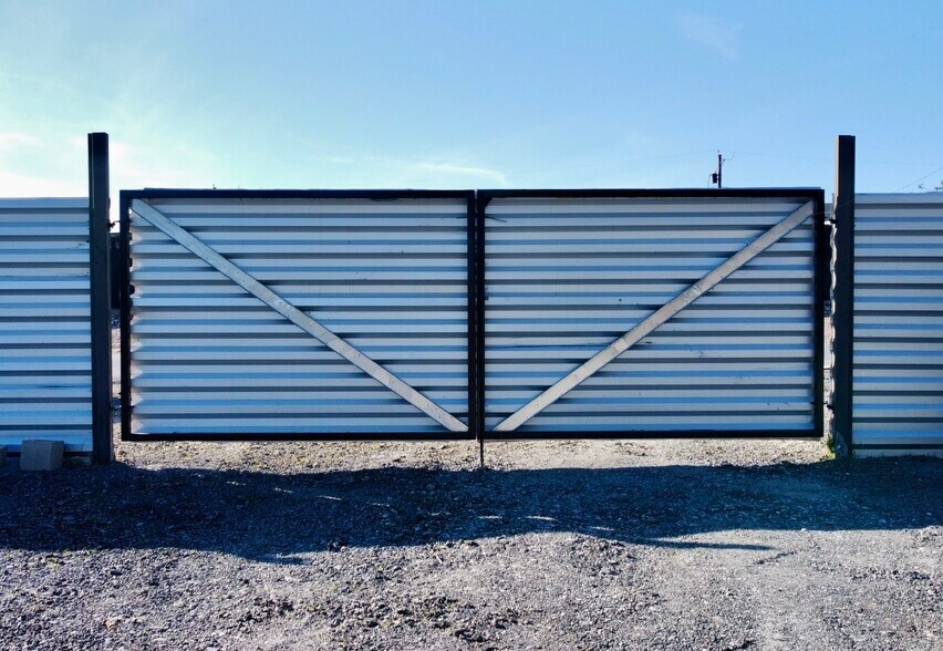 More Photos Of 3662 Park St, Las Vegas Industrial For Sale