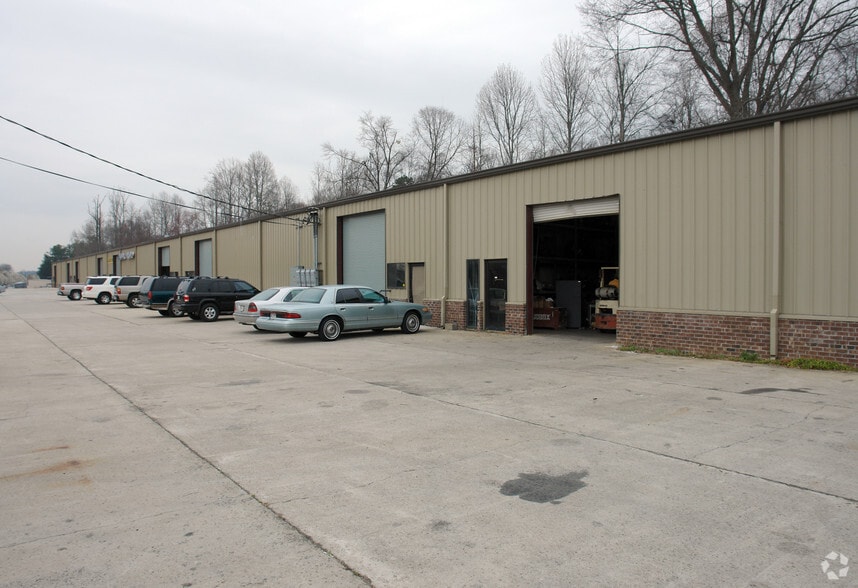 More Photos Of 4714-4748 Atlanta Hwy, Flowery Branch Warehouse For Lease