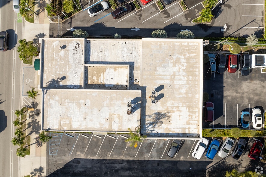 More Photos Of 2455 Hollywood Blvd, Hollywood Office For Lease