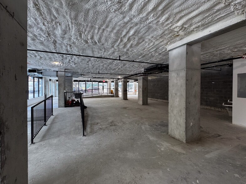 More Photos Of 94-15 Sutphin Blvd, Jamaica Apartments For Lease