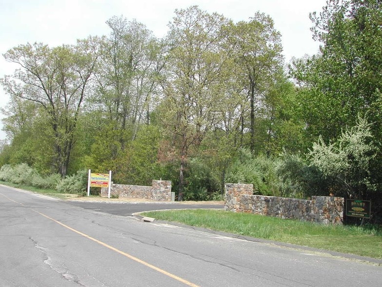 More Photos Of 106 Willenbrock Rd, Oxford Light Manufacturing For Sale