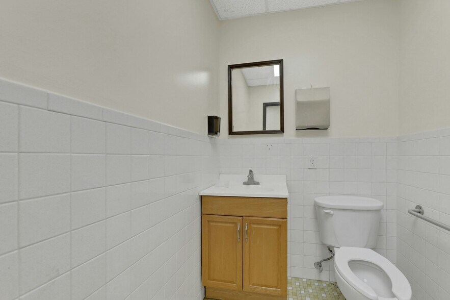 More Photos Of 117 Central Ave, Hackensack Office Residential For Lease