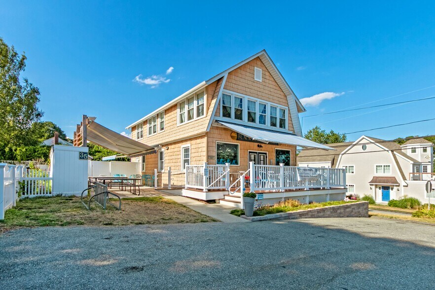 Primary Photo Of 35 Nehantic Dr, Niantic Storefront Retail Residential For Sale