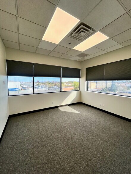 More Photos Of 6431 W Sahara Ave, Las Vegas Loft Creative Space For Lease