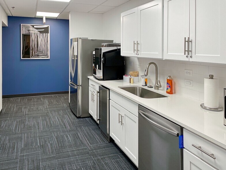 More Photos Of 4200 Fashion Square Blvd, Saginaw Medical For Sale