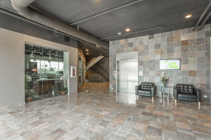 More Photos Of 1301 Riverfront Pkwy, Chattanooga Office For Lease