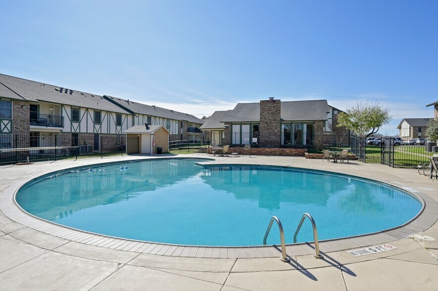 More Photos Of 1101 Rutland Dr, Austin Apartments For Sale