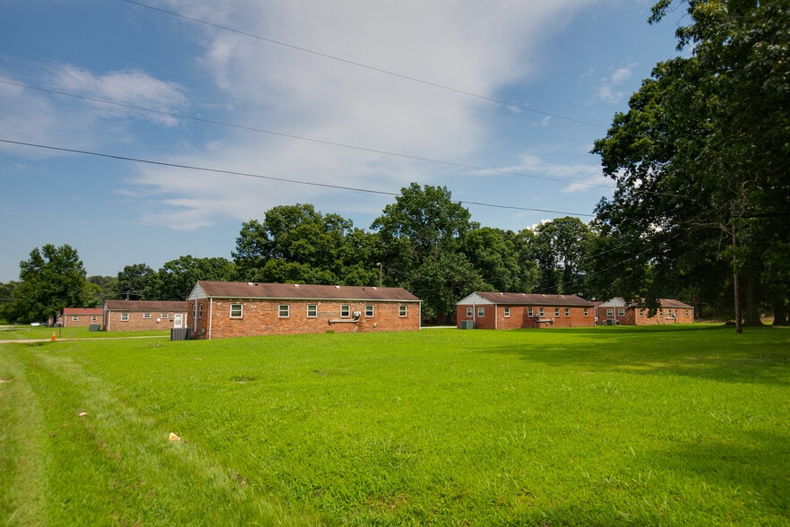 More Photos Of 2554 Noel St, Richmond Apartments For Sale