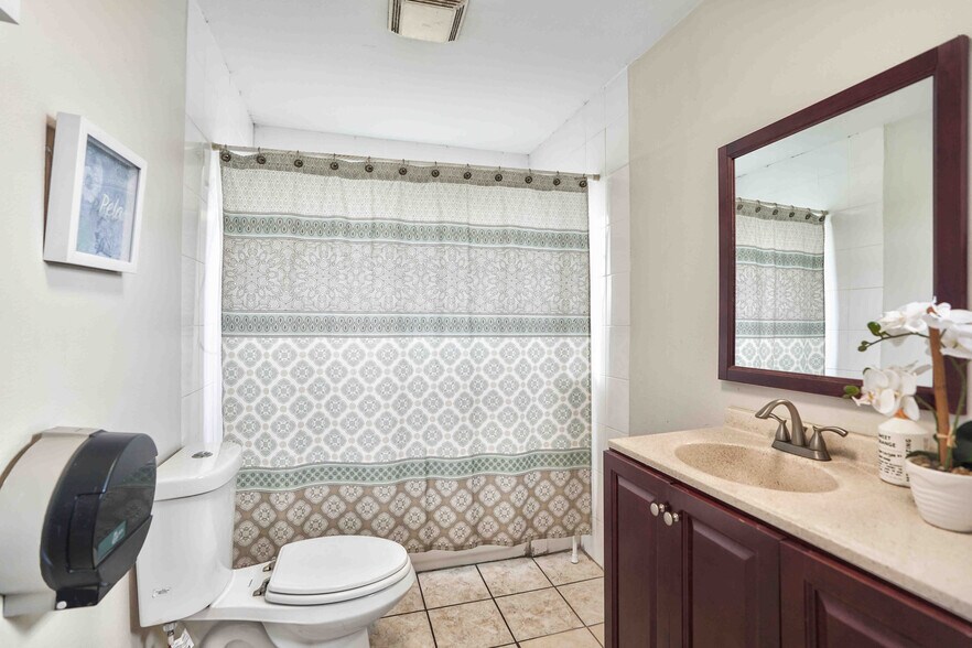 More Photos Of 13301 & 13309 Reeveston Road, Houston Land For Sale