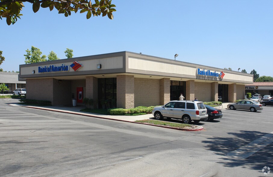 More Photos Of 2720-2836 Cochran St, Simi Valley Unknown For Lease
