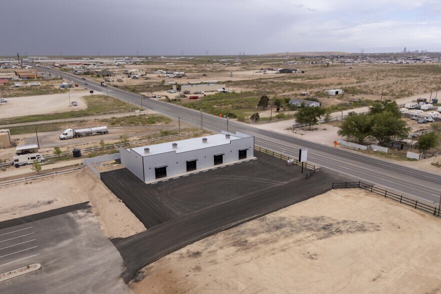 More Photos Of 16430 N Western Ave, Gardendale General Retail For Lease