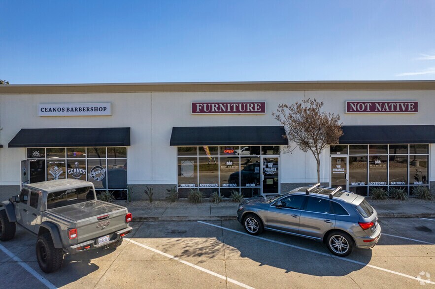 More Photos Of 1625 Main St, Oakley Storefront For Lease