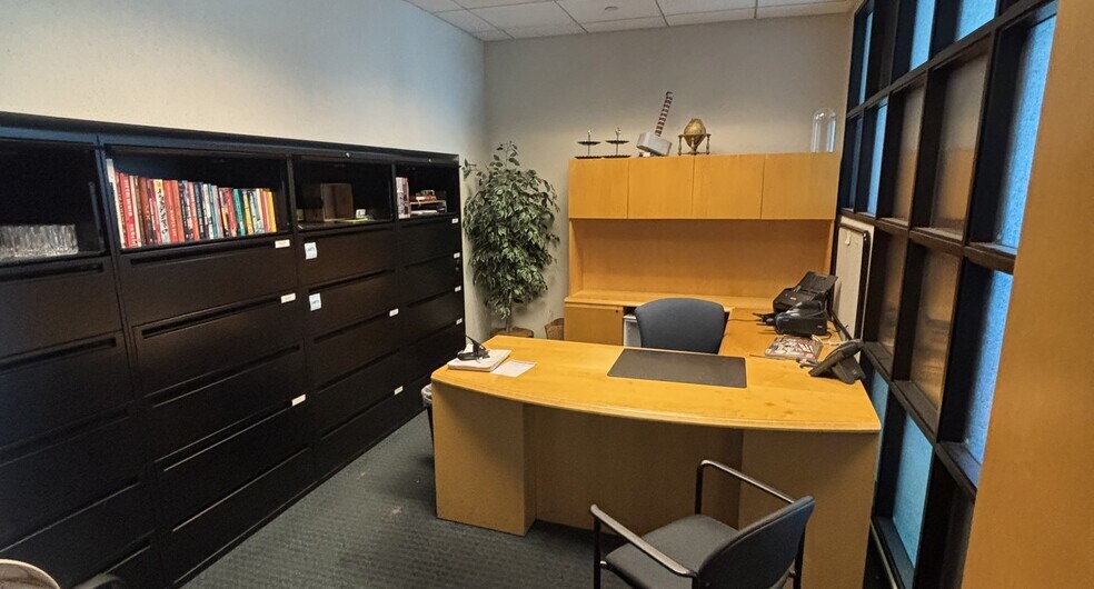 More Photos Of 2035 E 51st St, Los Angeles Manufacturing For Sale