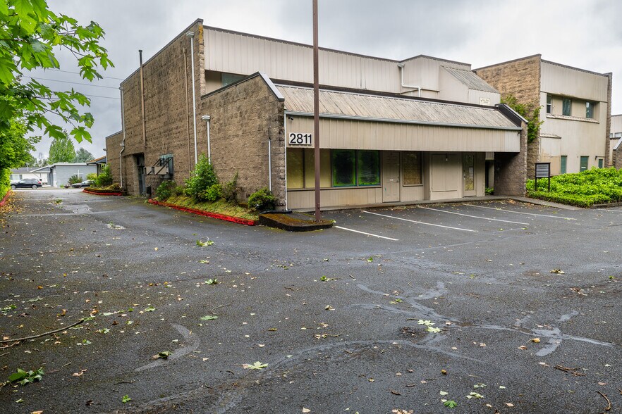 More Photos Of 2709-2811 Bridgeport Way, Tacoma Unknown For Lease