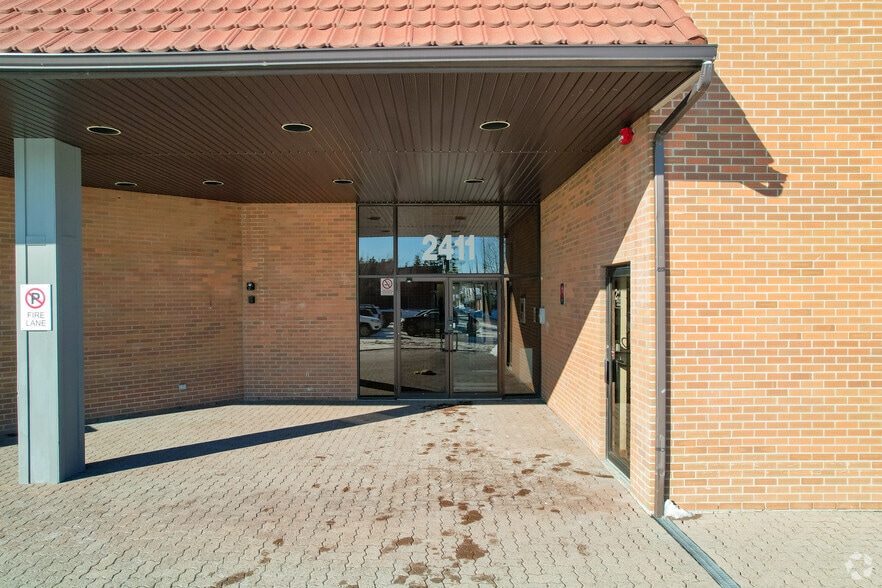 More Photos Of 2411 4th St NW, Calgary Office Residential For Lease