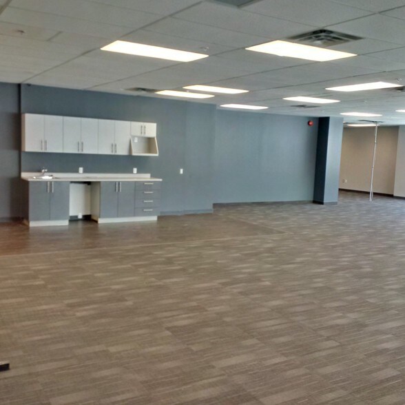 More Photos Of 487 Riverbend Dr, Kitchener Office For Lease