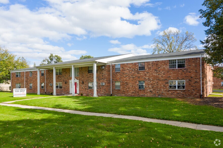More Photos Of 725 Washington St, Monroe Apartments For Sale