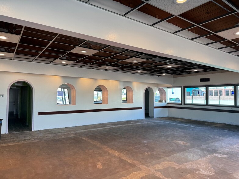 More Photos Of 652 E Broadway, Eugene Restaurant For Lease