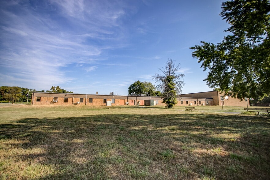 More Photos Of 1901 Mascoutah Ave, Belleville Schools For Sale