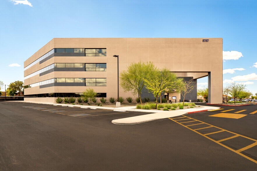 More Photos Of 5757 W Thunderbird Rd, Glendale Medical For Lease