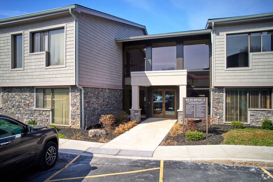 More Photos Of 625 Panorama Trl, Penfield Unknown For Lease