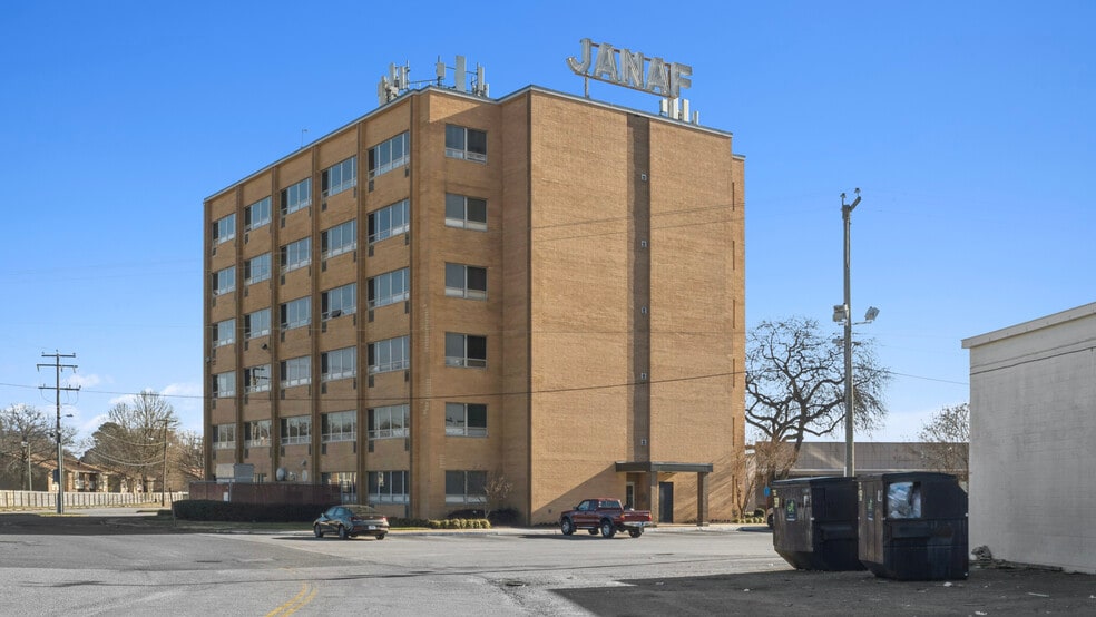 More Photos Of 5900 E Virginia Beach Blvd, Norfolk Unknown For Lease