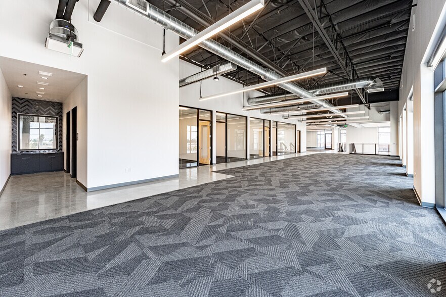 More Photos Of 4416 Azusa Canyon Rd, Irwindale Distribution For Lease