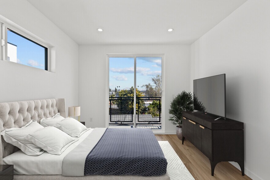 More Photos Of 2923 S Burnside Ave, Los Angeles Apartments For Sale