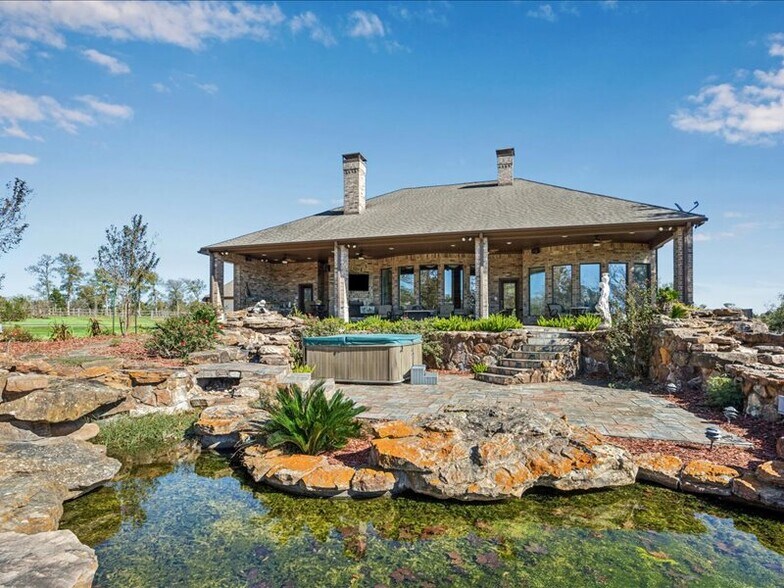 More Photos Of 16372 Highway 6, Navasota Specialty For Sale