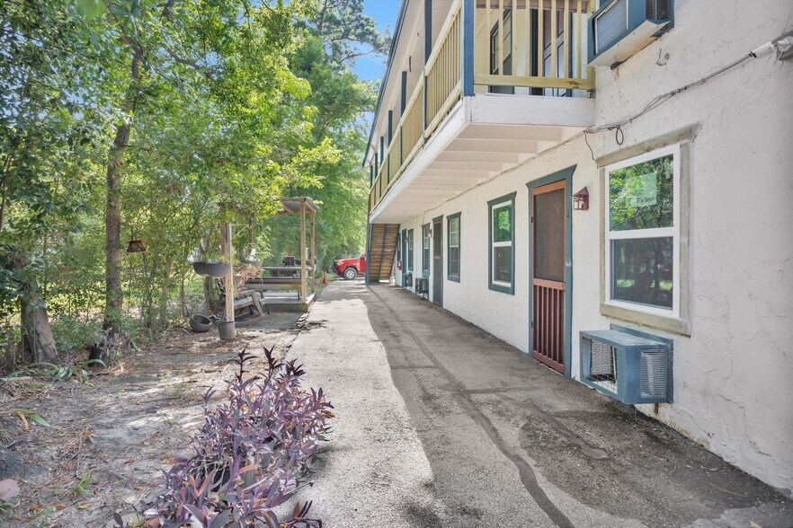 More Photos Of 1107 Palestine St, Conroe Apartments For Sale