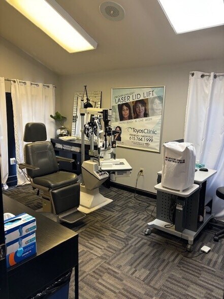 More Photos Of 2204 Crestmoor Rd, Nashville Medical For Lease