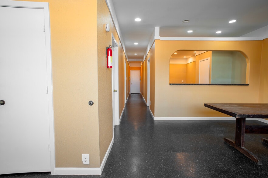 More Photos Of 910 Brenda St, Houston Warehouse For Sale
