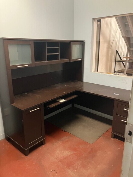 More Photos Of 2509 Eslava Creek Pky, Mobile Warehouse For Lease