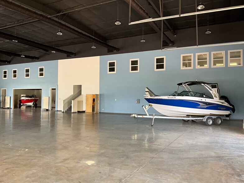 More Photos Of 804 Harmony Rd, Eatonton Showroom For Sale