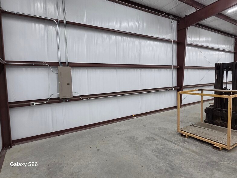 More Photos Of 2420 McKinney st, Rice Industrial For Lease