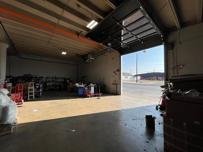 More Photos Of 4312 Willow Springs Rd, Austin Unknown For Lease