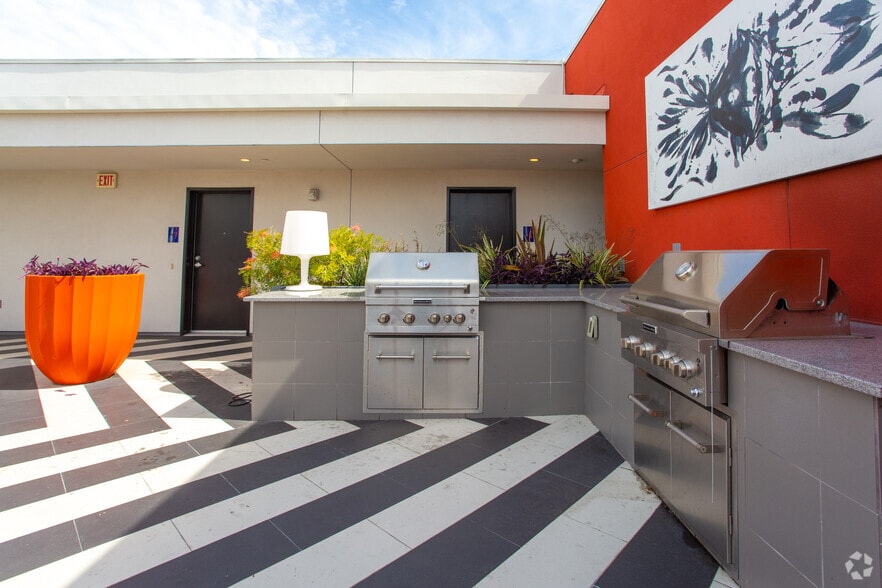 More Photos Of 11405 Chandler Blvd, North Hollywood Apartments For Sale